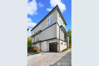 2030 NE 123rd Street, Seattle, WA 98125 - Photo 2