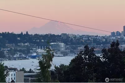 4020 Aurora Avenue N #411, Seattle, WA 98103 - Photo 1