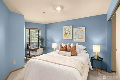 4020 Aurora Avenue N #411, Seattle, WA 98103 - Photo 16