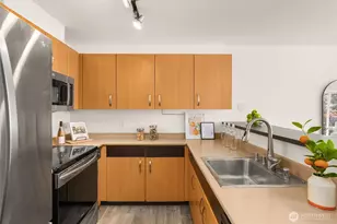 4020 Aurora Ave N, Seattle, WA 98103 - Photo 14