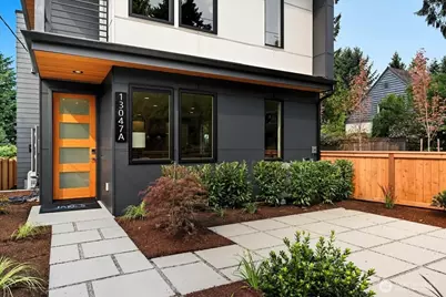 13047 39th Avenue NE #A, Seattle, WA 98125 - Photo 2