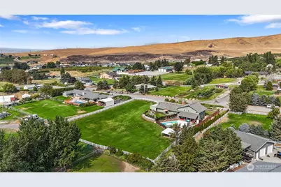 2716 8th Street NE, East Wenatchee, WA 98802 - Photo 36