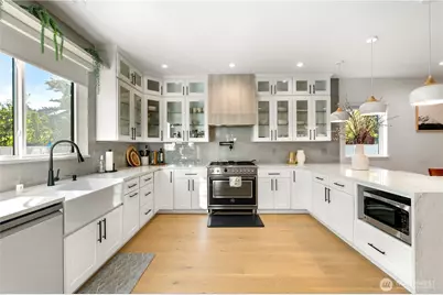 509 N 78th Street, Seattle, WA 98103 - Photo 12