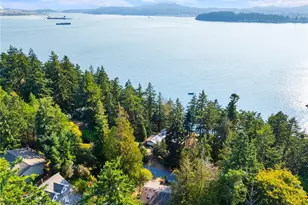 7604 Holiday Blvd, Anacortes, WA 98221 - Photo 4