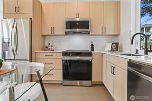 3442 B NW 65th St, Seattle, WA 98117 - Photo 4