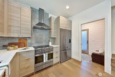 8009 27th Avenue NW, Seattle, WA 98117 - Photo 16