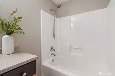 4020 Aurora Avenue N #302, Seattle, WA 98103 - Photo 16