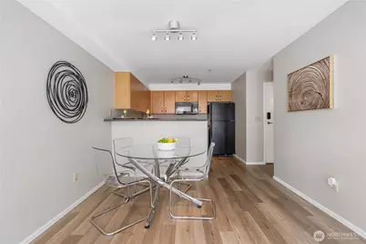 4020 Aurora Avenue N #302, Seattle, WA 98103 - Photo 8