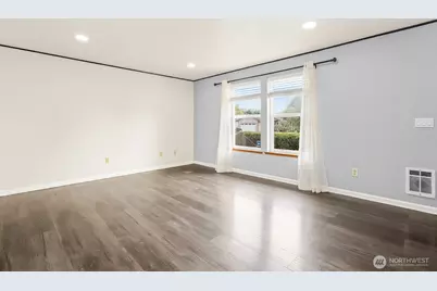 2705 E Broadway Street, Mount Vernon, WA 98274 - Photo 6