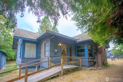 1122 W Spruce Street, Port Angeles, WA 98362 - Photo 2