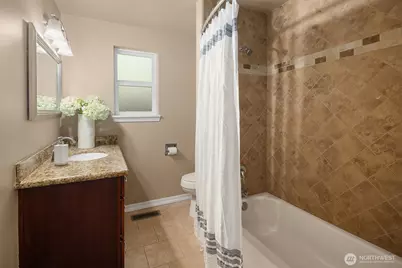 18710 64th Avenue W, Lynnwood, WA 98037 - Photo 24