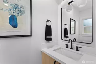 9737 Evanston Ave N, Seattle, WA 98103 - Photo 16