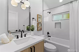 9737 Evanston Ave N, Seattle, WA 98103 - Photo 26