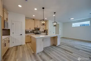 940 RW Fletcher St, Winlock, WA 98596 - Photo 6