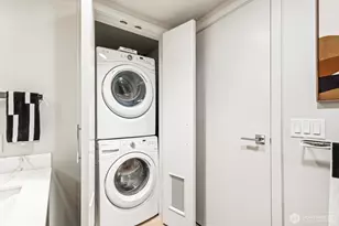 588 Bell St, Seattle, WA 98121 - Photo 24