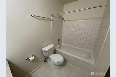 401 NE 40th Street, Seattle, WA 98105 - Photo 12