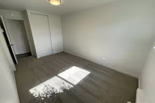 401 NE 40th St, Seattle, WA 98105 - Photo 16