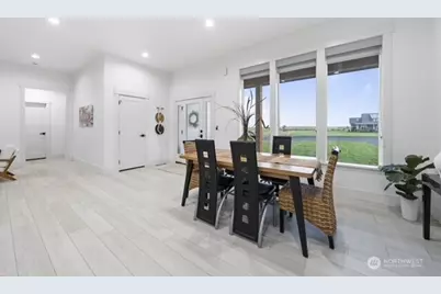 215 SE Desert Hills Loop, Moses Lake, WA 98837 - Photo 2