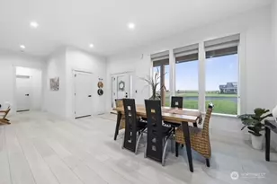 215 SE Desert Hills Loop, Moses Lake, WA 98837 - Photo 2