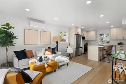 9735 Evanston Avenue N, Seattle, WA 98103 - Photo 2