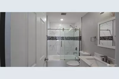 12053 70 Avenue S, Seattle, WA 98178 - Photo 16