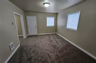 329 24th St, Longview, WA 98632 - Photo 2