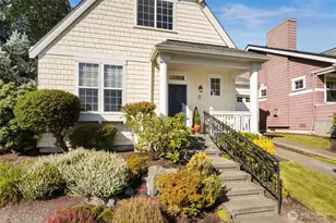 32 NE Sunset St, Poulsbo, WA 98370 - Photo 2