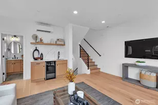 427 19th Ave E, Seattle, WA 98112 - Photo 2