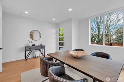 429 19th Avenue E, Seattle, WA 98112 - Photo 2