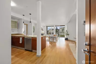 631 Market Street #203, Kirkland, WA 98033 - Photo 4