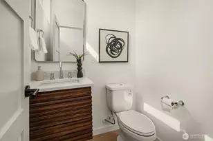 2030 NE 123rd St, Seattle, WA 98125 - Photo 18