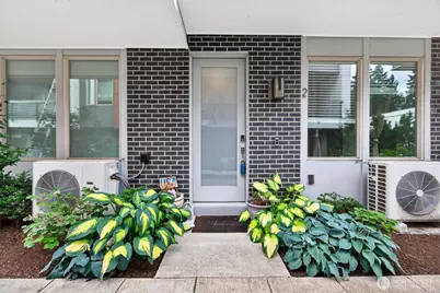 11521 117th Lane NE #2, Kirkland, WA 98033 - Photo 2