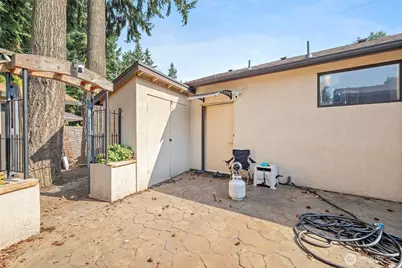 128 NE 125th Street, Seattle, WA 98125 - Photo 32