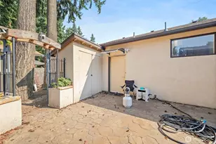 128 NE 125th St, Seattle, WA 98125 - Photo 32