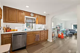 128 NE 125th St, Seattle, WA 98125 - Photo 6