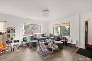 128 NE 125th St, Seattle, WA 98125 - Photo 2