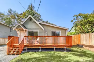 9912 Holly Dr, Everett, WA 98204 - Photo 2