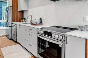 1227 E Roy St, Seattle, WA 98102 - Photo 16