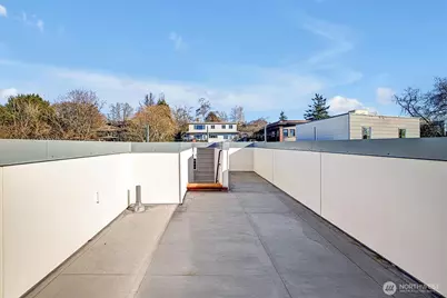 1227 E Roy Street, Seattle, WA 98102 - Photo 26