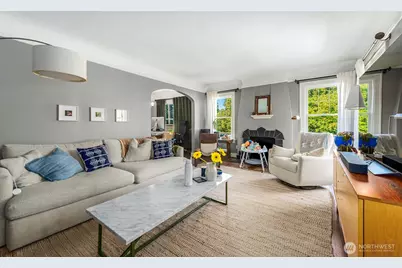 4915 Linden Avenue N, Seattle, WA 98103 - Photo 18