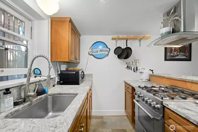 4915 Linden Avenue N, Seattle, WA 98103 - Photo 26