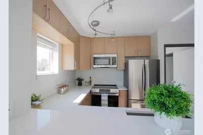 2500 Western Ave Avenue #510, Seattle, WA 98121 - Photo 10