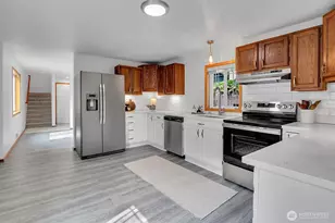 9912 Holly Dr, Everett, WA 98204 - Photo 10