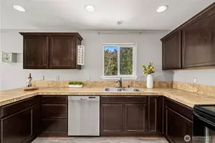 1324 Daffodil Ave NE, Orting, WA 98360 - Photo 10