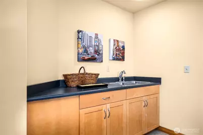 827 Hiawatha Place S #204, Seattle, WA 98144 - Photo 24