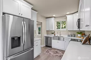 9547 Wallingford Ave N, Seattle, WA 98103 - Photo 14