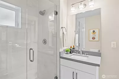 9547 Wallingford Avenue N, Seattle, WA 98103 - Photo 10