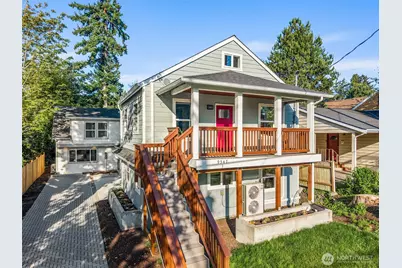 9547 Wallingford Avenue N, Seattle, WA 98103 - Photo 2