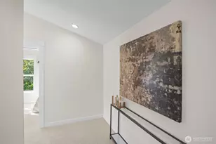 9545 Wallingford Ave N, Seattle, WA 98103 - Photo 14