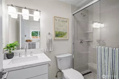 9545 Wallingford Avenue N, Seattle, WA 98103 - Photo 12